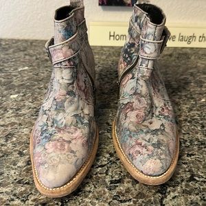 Side zip western style booties